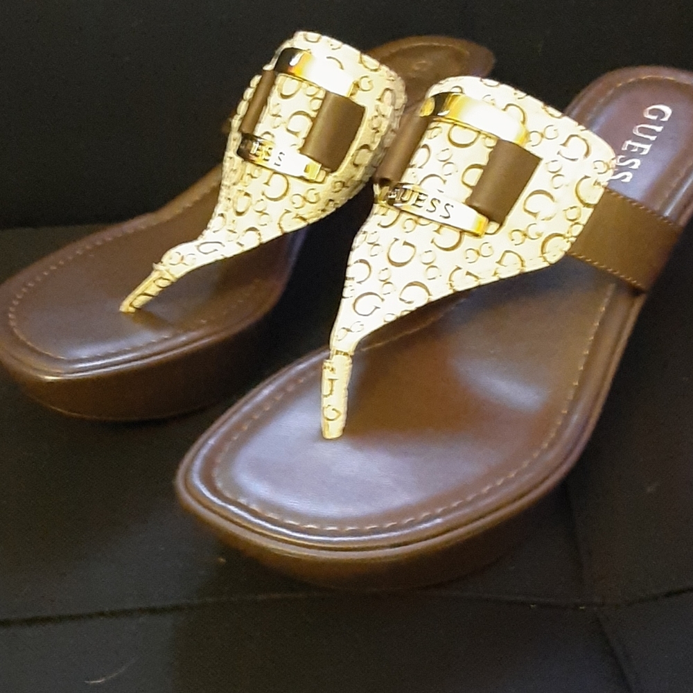 Guess wedge slides
